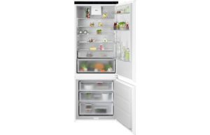 AEG NSC7T751ES B/I TwinTech NoFrost 70/30 Fridge Freezer